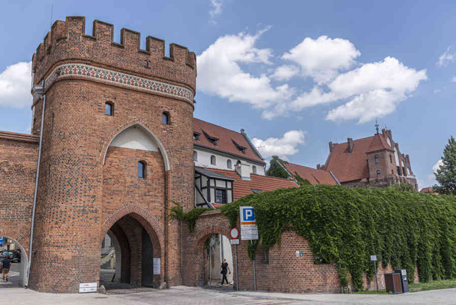 Polonia - Torun 064 - Puerta Mostowa.jpg